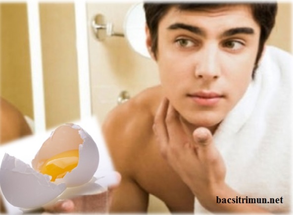 Mặt nạ lòng trắng trứng gà trị mụn cám hiệu quả cho nam giới